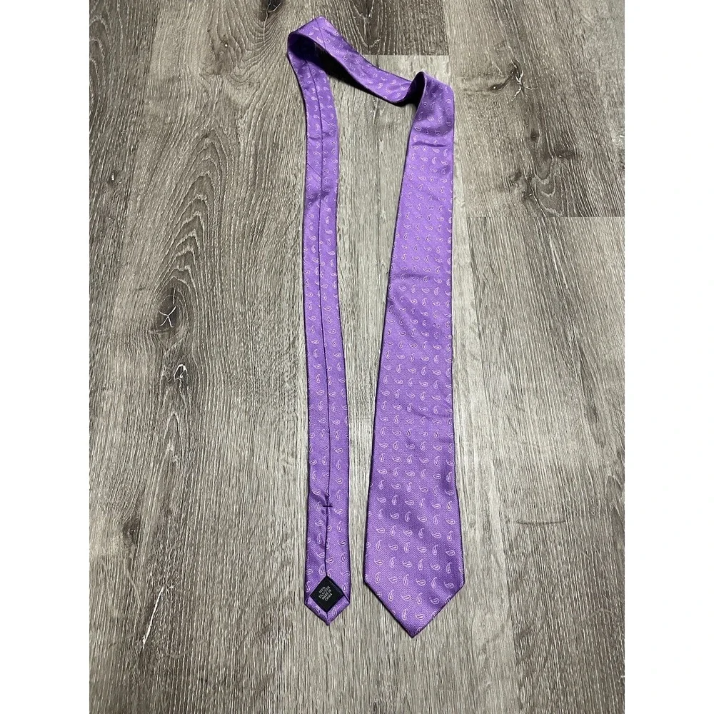 #J100  Mens Michael Kors Silk Tie Purple